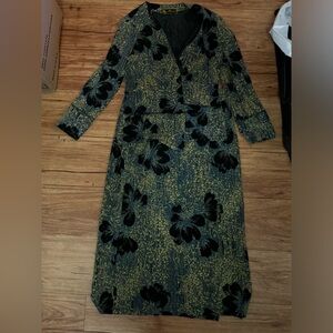 Beautiful two piece set!